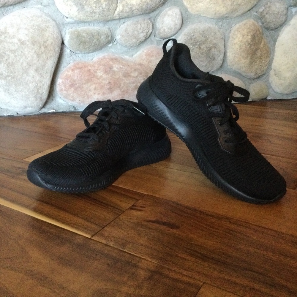 Skechers Womanโs Bob Squad Tough Talk Sneakers Womans size 8.5